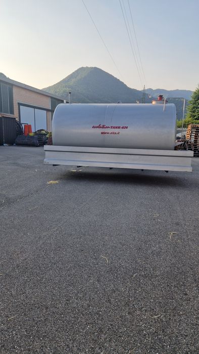 Rezervor motorina,9000 L   panouri sandwich ,