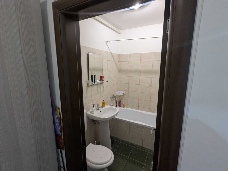 Proprietar,  închiriez garsonieră la 400m metrou Apărătorii patriei