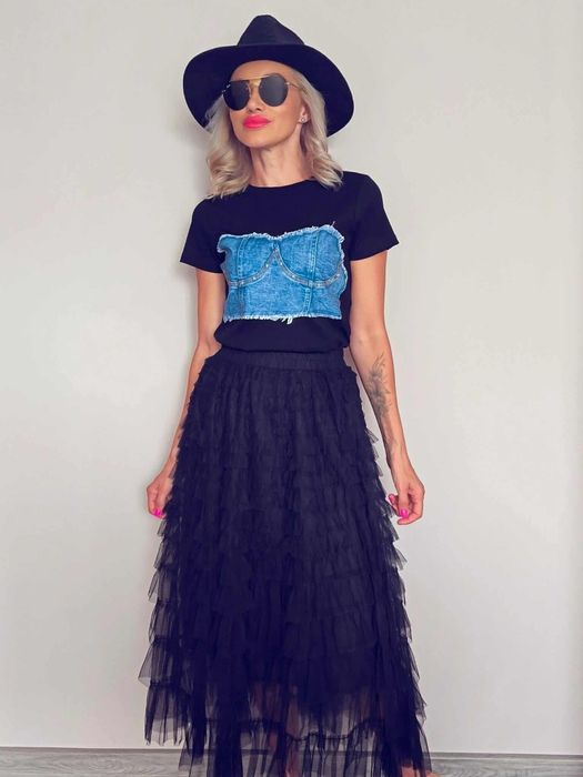 Черна тениска с корсет