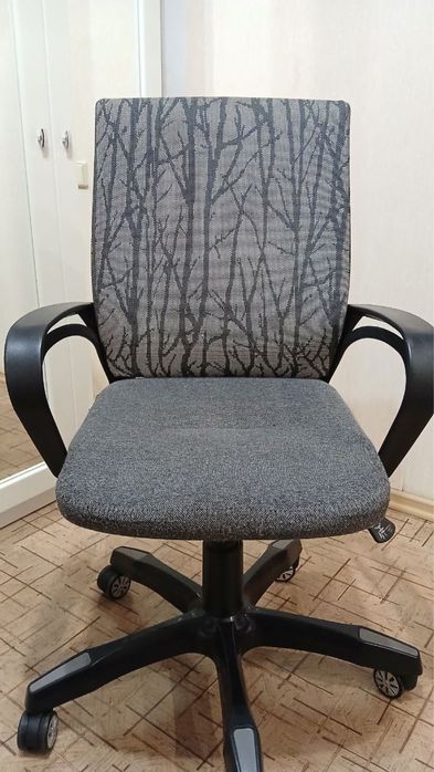 Продам офисное, компьютерное  кресло/ стул