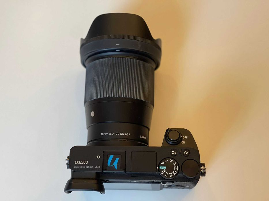 Sony A6500 + Sigma 16mm f1.4 + Placă Captură (Pachet Vlogging)