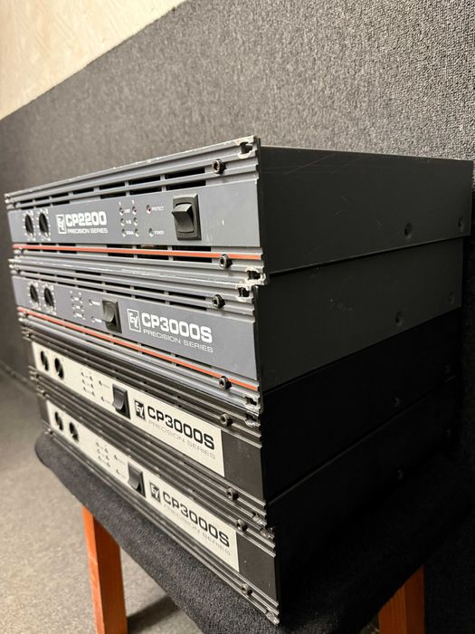 Vând Amplificator Electrovoice CP 3000S