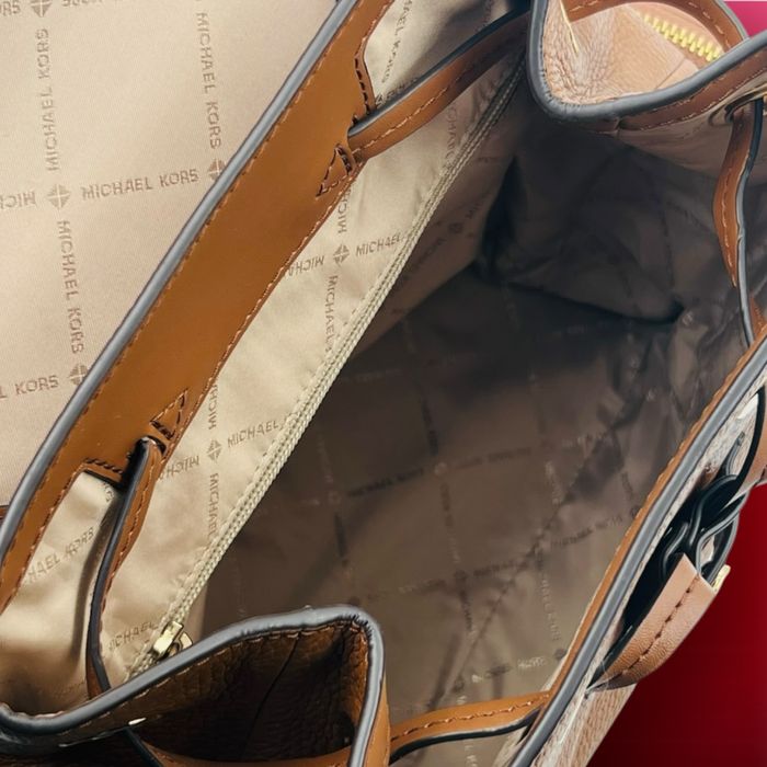 Michael Kors Jet Set дамска раница