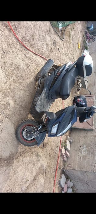 Скутер сатылады..