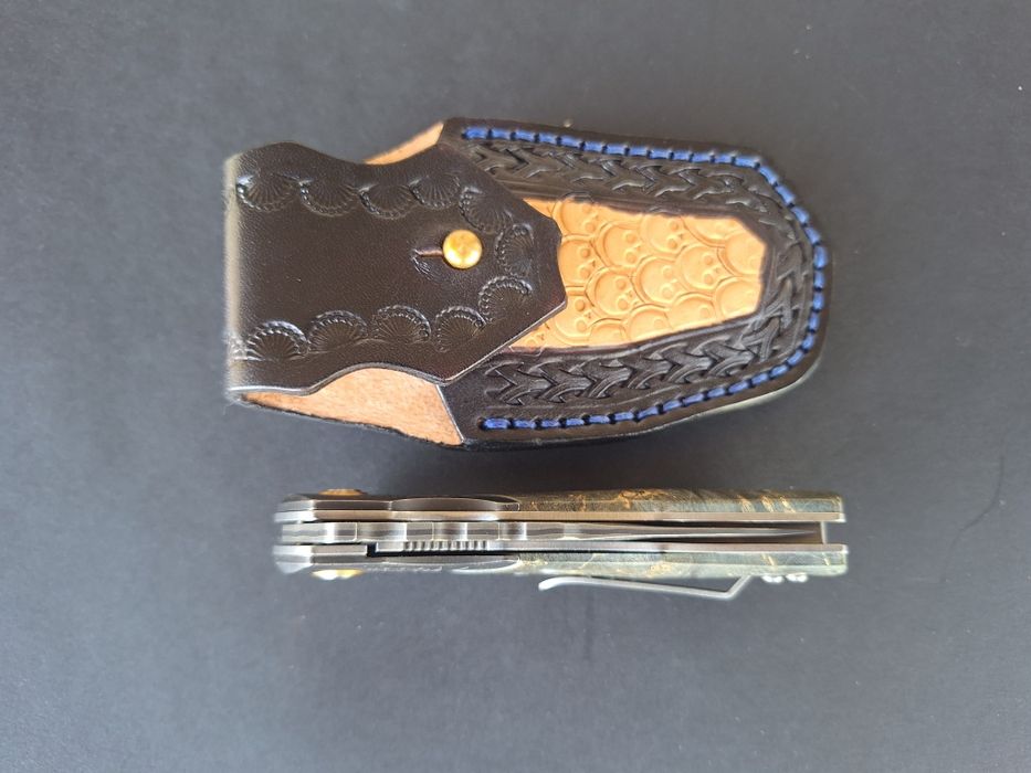 Сгъваем нож-Дамаска стомана VG10 с кожен калъф