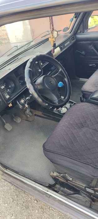 Продам ваз-2105,