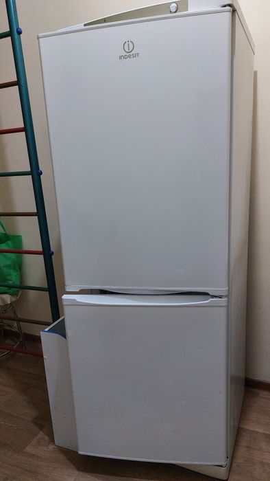 Холодильник б/у Марка INDESIT
