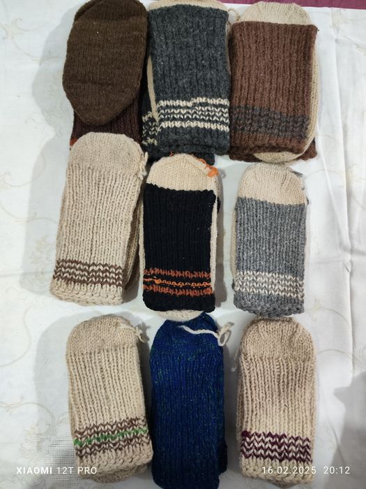 Ръчно плетени вълнени чорапи