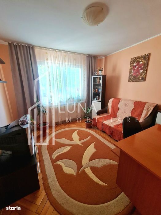 Apartament decomandat cu 3 camere de vânzare | Tudor