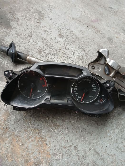 Ceasuri bord audi a4 b8 an 2008 cod 8K0 920 930 C