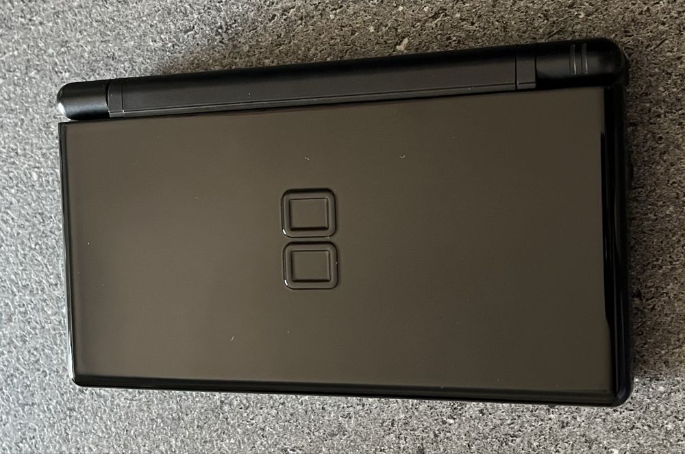 Consolă Nintendo  DS Lite + 8 jocuri