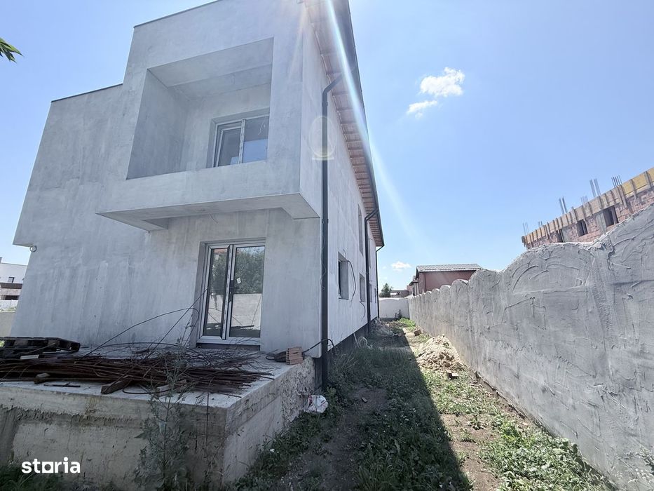 Duplex deosebit, 5 camere, curte generoasa, zona Safirului-Gladiolelor