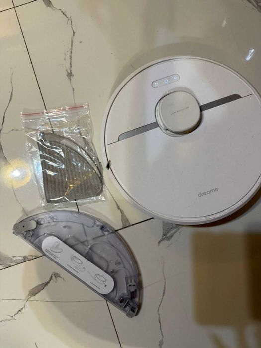 Продам робот пылесос Dreame D9