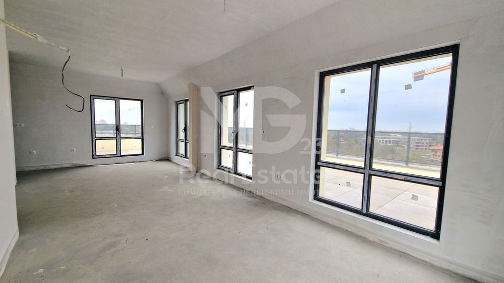 Продава се Четиристаен апартамент в Пловдив, Христо Смирненски - 241 кв.м за 603 €/кв.м - Снимка #1