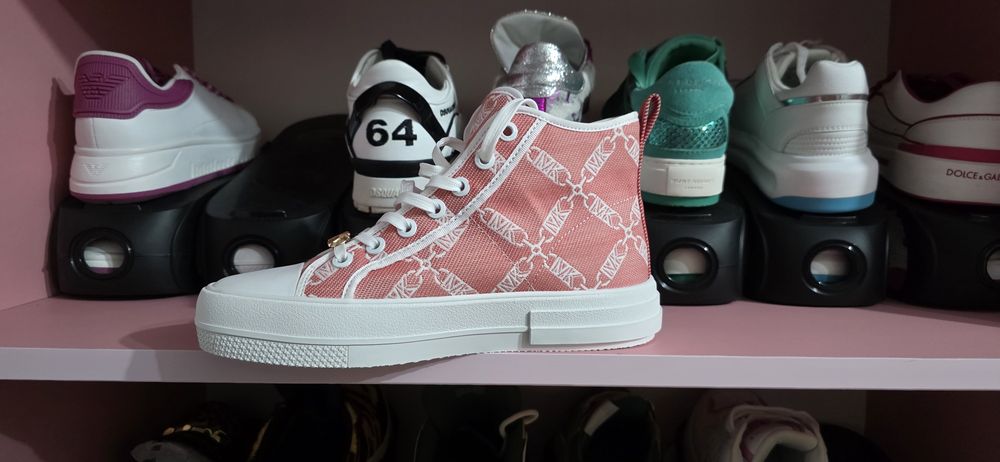 Poseta si adidasi michel kors