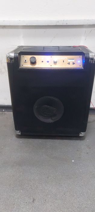 Продавам тонколона с блутут от Швейцария