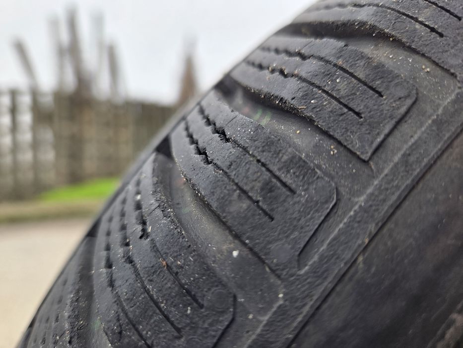 Continental Winter Contact 225/55/17  2 бр