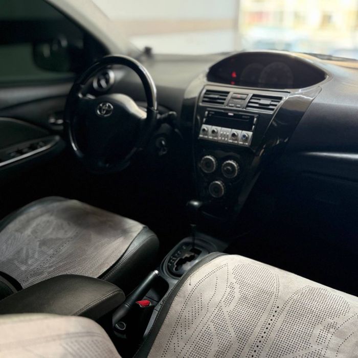 Tayotta Yaris Сотилади