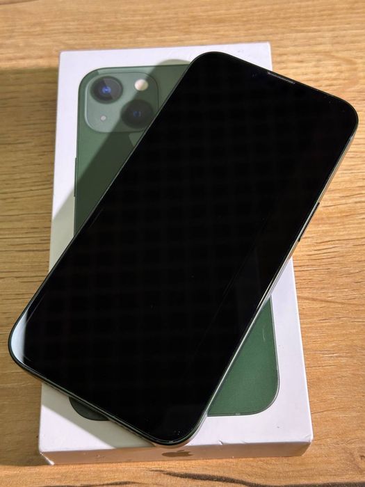 Продам Айфон 13 128 гб