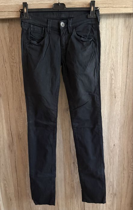 Подарявам дамски дънки на марката REPLAY размер XS