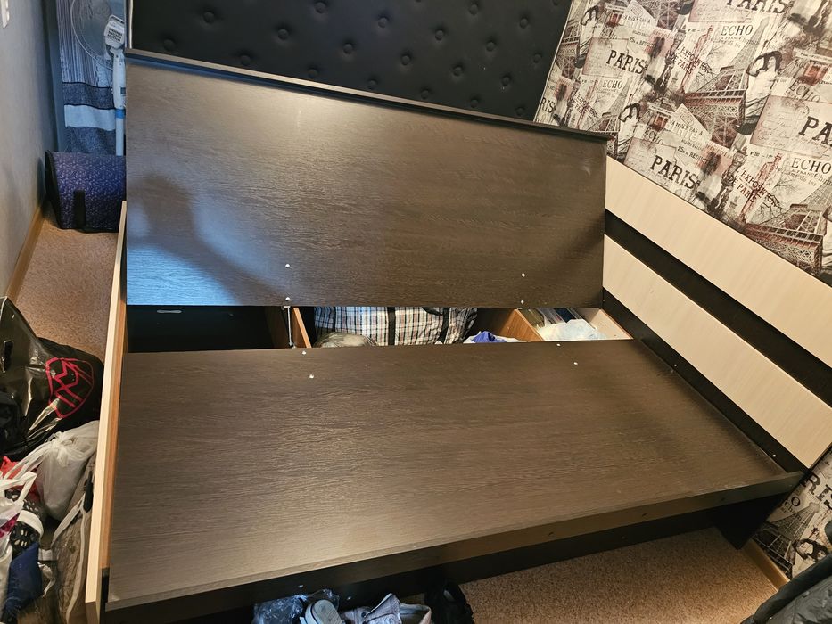 Кровать двуспальная