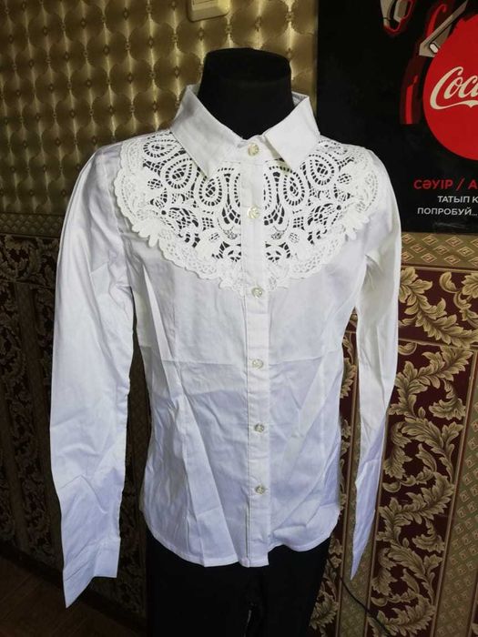 Блузка девочке в школу