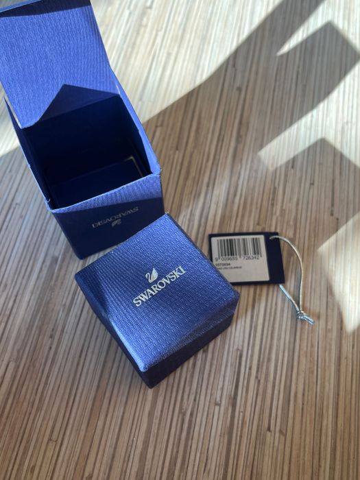 Чисто нов пръстен на Swarovski