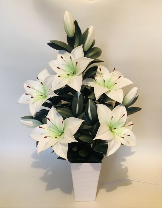 Цветы-светильники.