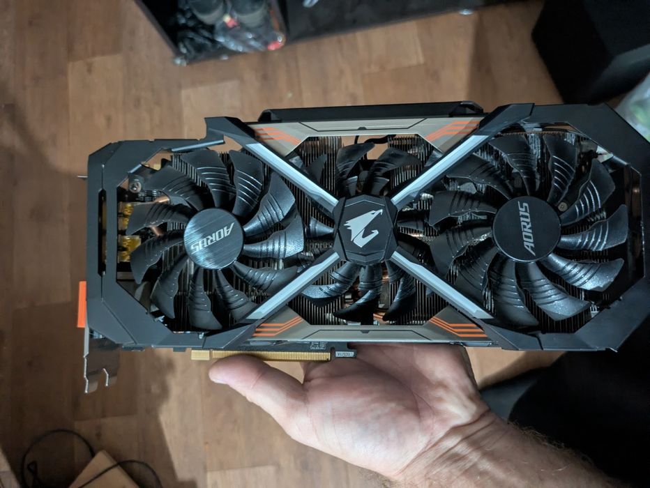 1080 на 8гб аорус
