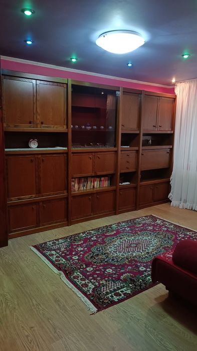 Închiriez apartament