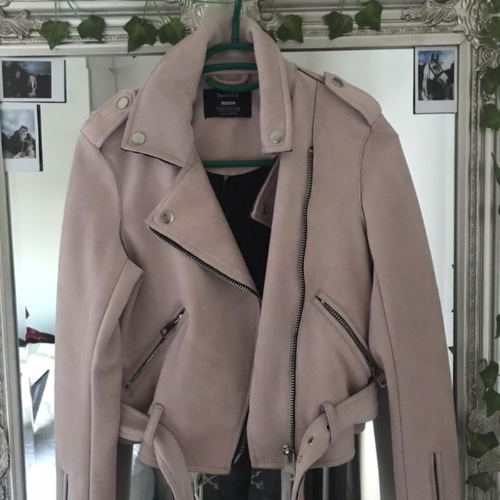 Розово яке Bershka