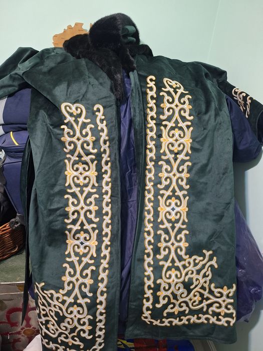 Шапан бас киімімен (жаңа)