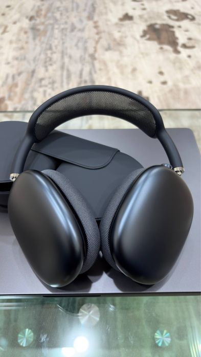 Продам наушники AirPods Max