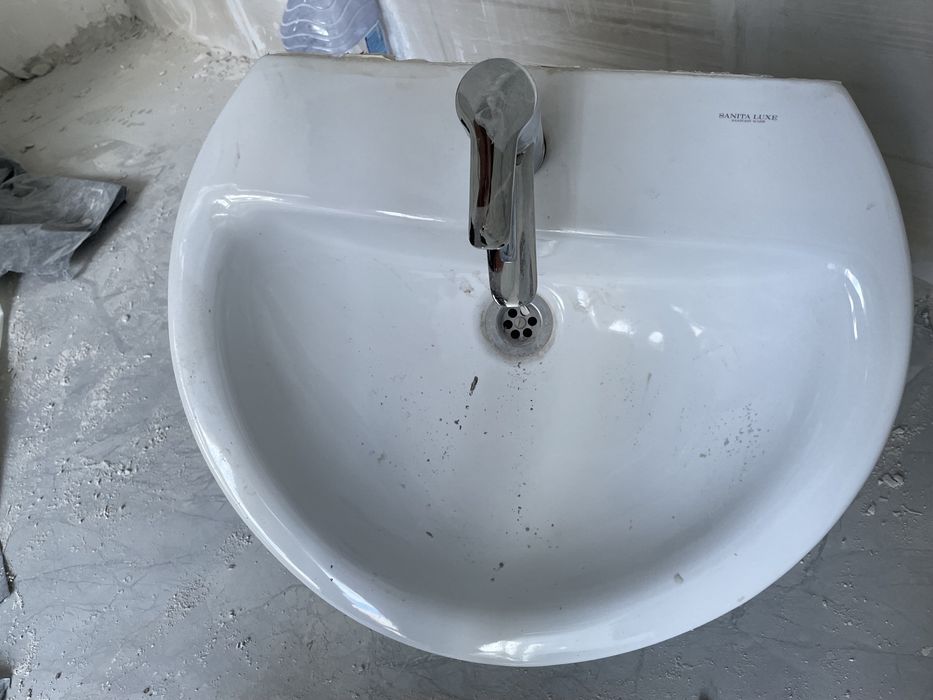 Раковина подвесная