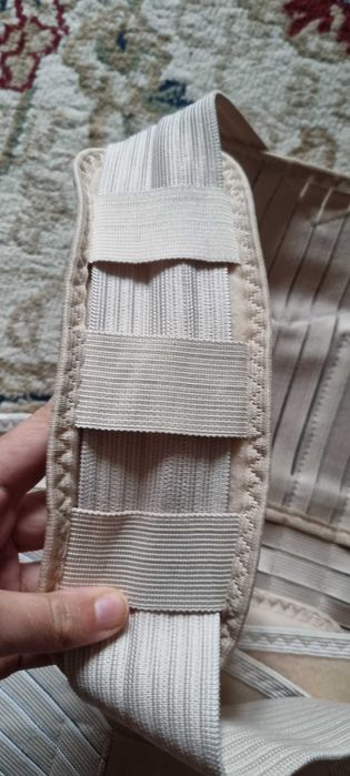Corset pentru indrptarea spatelui