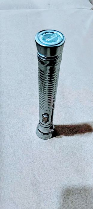 Lumina alba calda lanterna veche anii 80