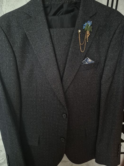 Продам костюм мужской 3-ка. 48 размера, одевался 1 раз