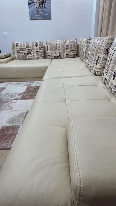 Canapea Modulara Coltar,  330x230x 85 cm, Tapiterie piele artificiala, conditie foarte bună, nu este extensibila, formata din 4 bucati modulare, Bej