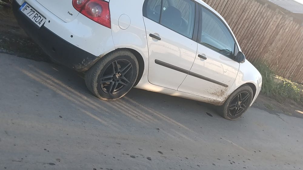 Vând golf 5  an 2008    1.9 TDI ambreiaj defect
