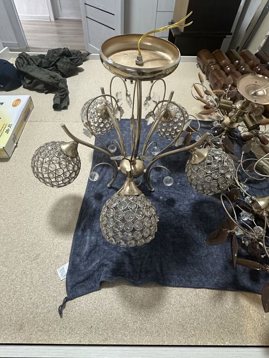 Люстры потолочные