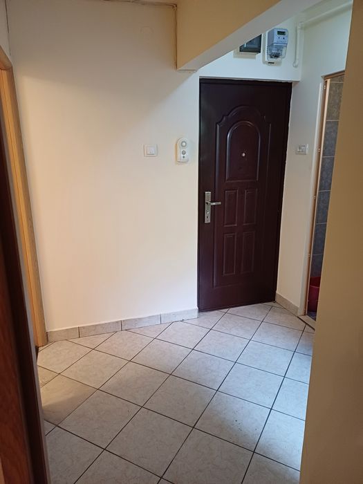 Închiriez apartament — fotografia 1