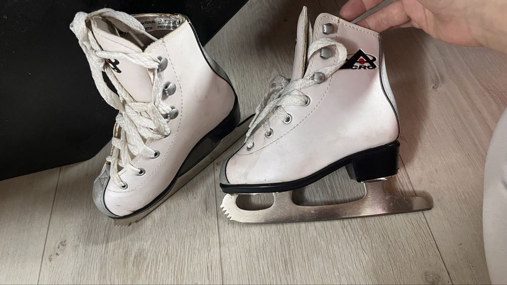 Продам Коньки детские 25 размер