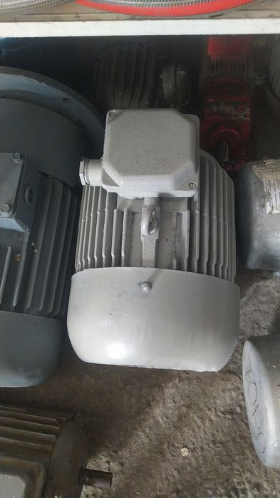 Продам электродвигателя