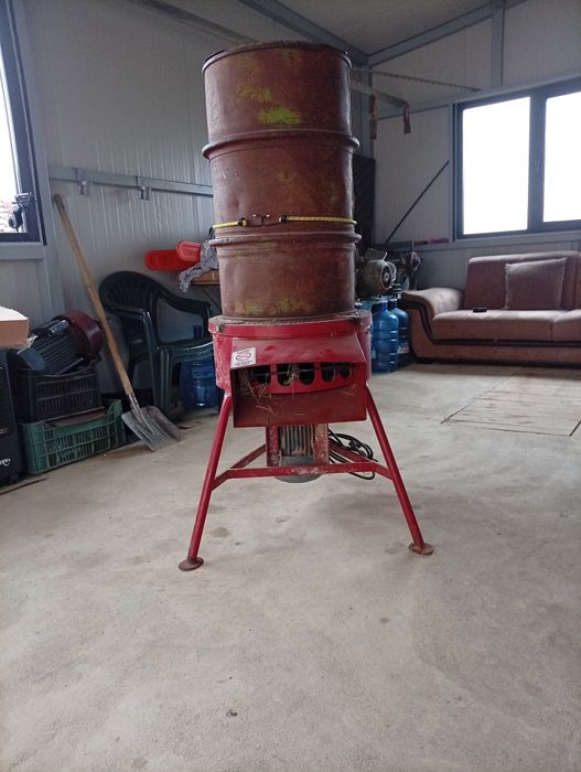 Фуражомелка дробилка за слама и люцерна