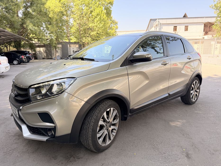 LADA XRAY Cross 2020 Full pozitsiya