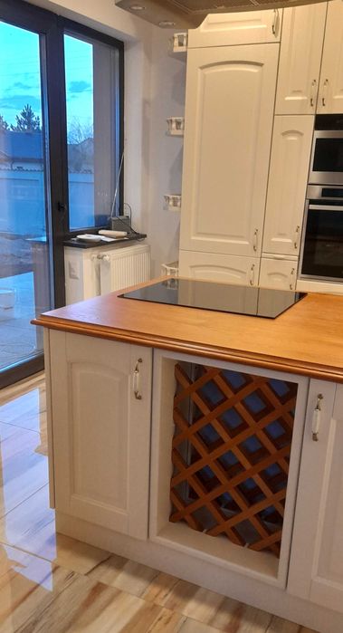 Producator Mobila LEMN bucatarie / Uși/Scari Interioatre/bucatarii set