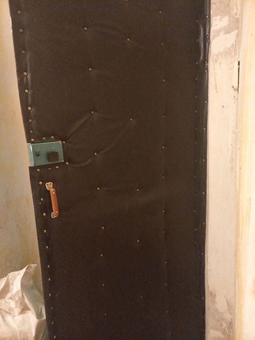 Отдам даром/Дверь прочная Бесплатно