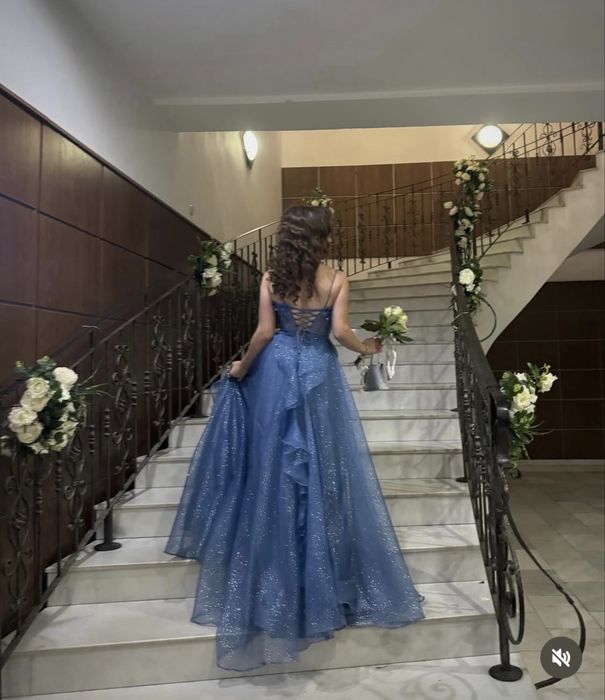 Официална синя рокля със блестящи частици