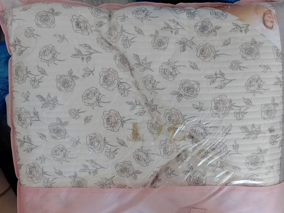 Постель и покрывало новые