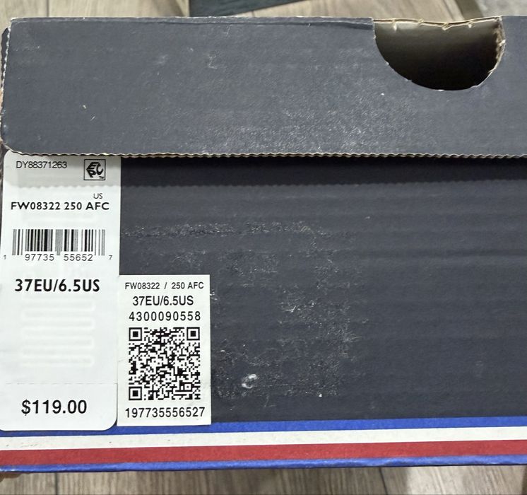 Продам кеды , кроссовки TOMMY HILFIGER.
